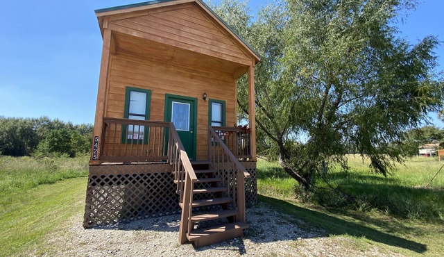 Cute Tiny Home! Outdoor Atmosphere! 5425 Cypress