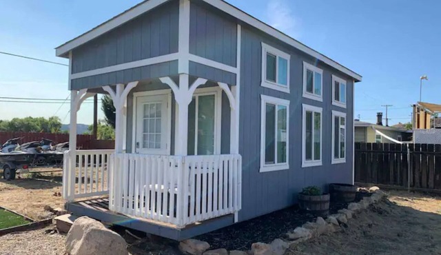 Cute Tiny House in Lakeside