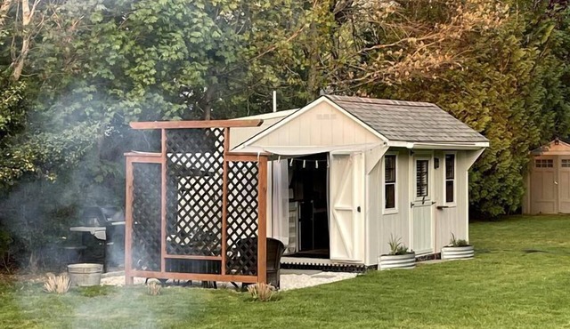 Cute Tiny House near Falmouth Heights Beach and close to Martha's Vineyard in East Falmouth, Massachusetts