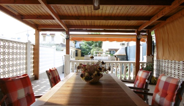 CUTE TOWNHOUSE AT 300MTS. FROM THE BEACH OF TORREON