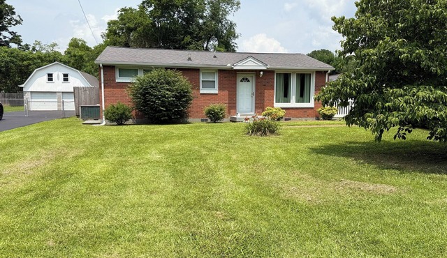 Cute Two Bedroom House at a Budget PricenCountry and City Life Combined