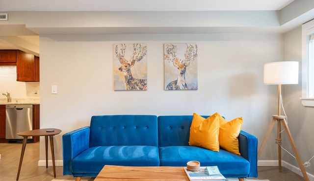 Cute two bedroom suite, spacious flat backyard