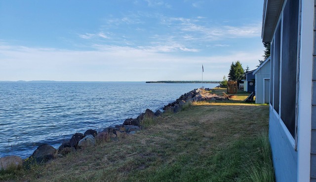 Cute Waterfront House on Lake Superior