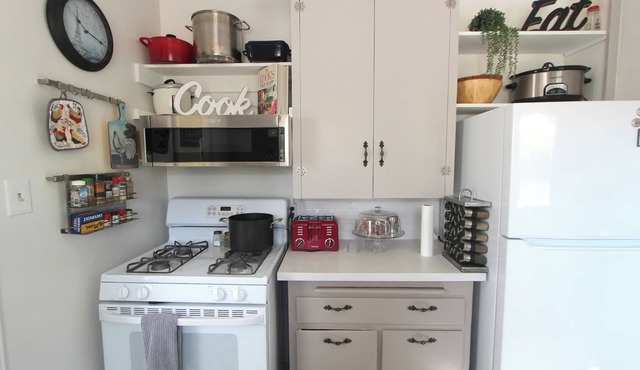 Cute Wine Country Cottage with big back yard for entertaining