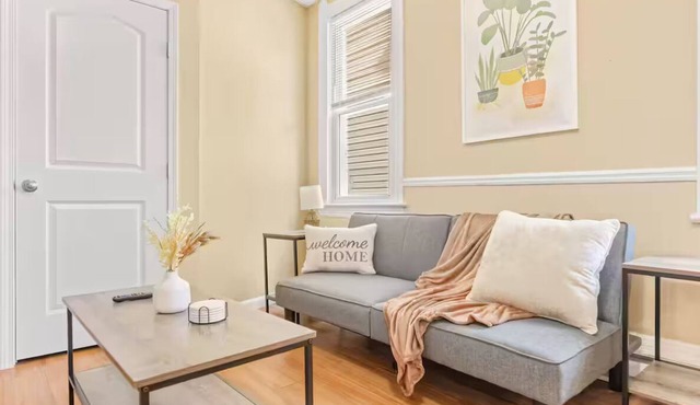 Cutest Little Italy Suite · Work Desk · FAST Wifi