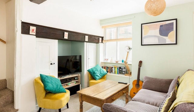 CV34 4ST 23 The Butts Warwick · Traditional 2 Bed Cottage, Central Warwick | Pass The Keys