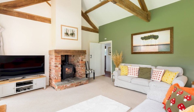 CV35 8AT, The Barns, Hampton Lucy · Peaceful 2Bed Retreat in Hampton Lucy & Parking - Pass The Keys