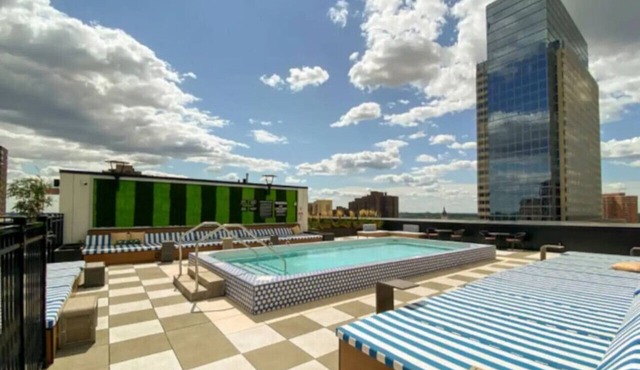CW - 2BR - Sky Lounge - Rooftop Pool - Gym NEW A