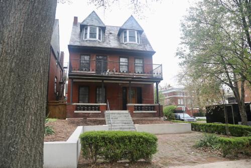 CWE Luxury La Maison Modern