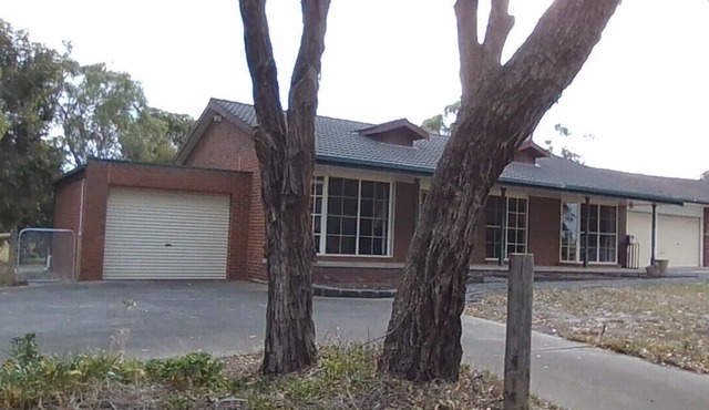 Cwm Fferm Country Bungalow is perfectly situated central Bellarine Peninsula VIC
