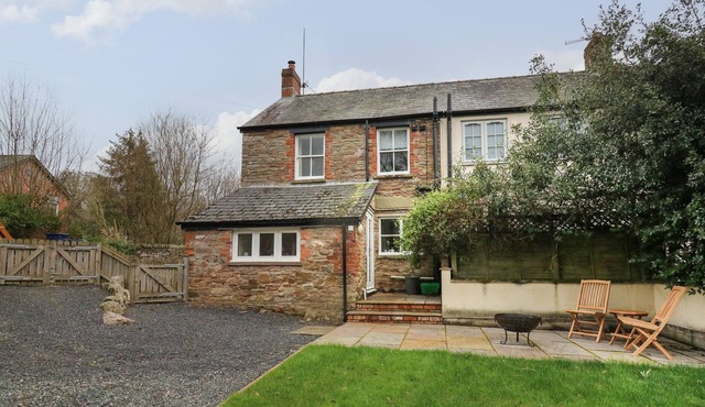 CWMBACH COTTAGE, family friendly, with open fire in Glasbury