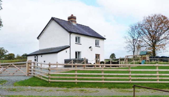 Cwmcelyn in Llandrindod Wells