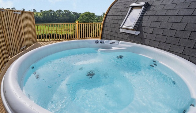 Cwmporthman Farm Cwtch-UK34700