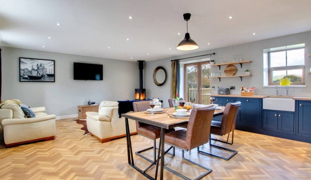 Cwrt y Llyn in Caernarfon