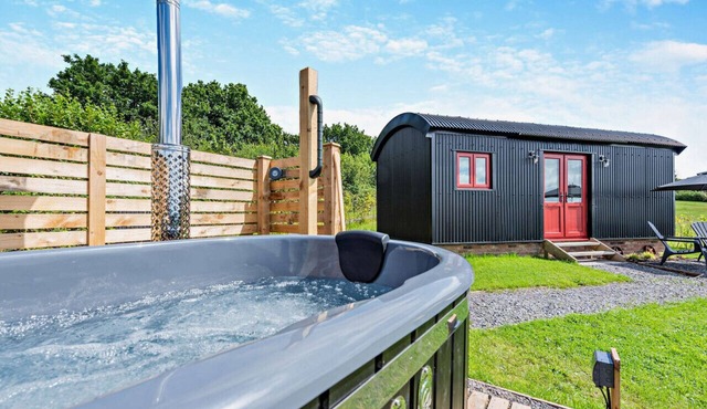 Cwt Coch - One Bedroom House, Sleeps 2