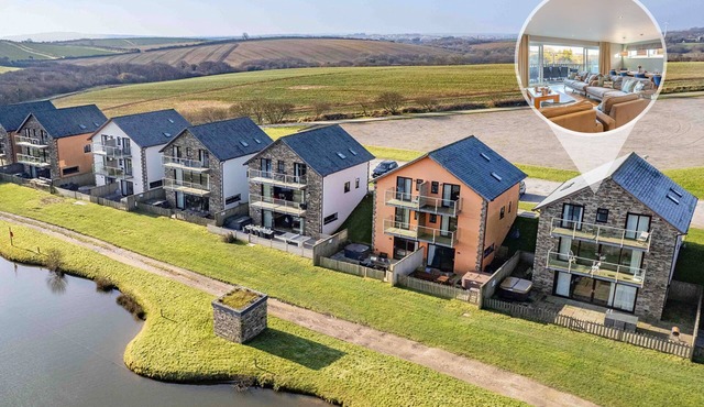 Cwtch- Retallack - Six Bedroom House, Sleeps 12