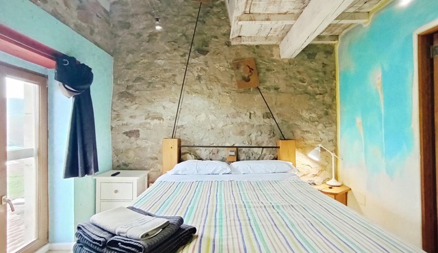 Cyan Double Room - Private Bathroom - Cartes
