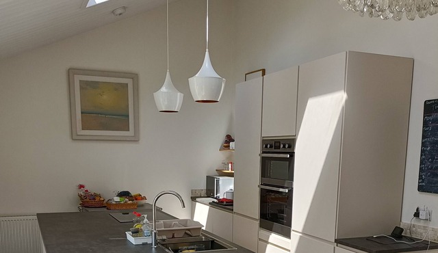 Cybil's Retreat - 2 bedroom house near town centre with enclosed garden