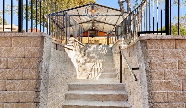 CYC Mega House with BBQ Gazebo