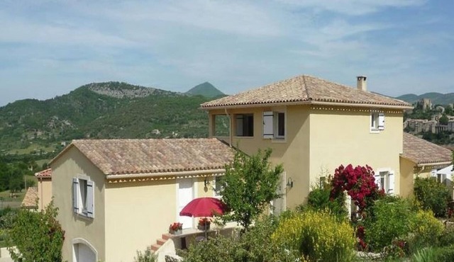 Cycling Escape in Montbrun