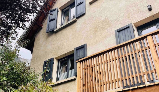 CYCLIST FRIENDLY HOUSE, CENTRE OF BOURG D’OISANS - SLEEPS 4