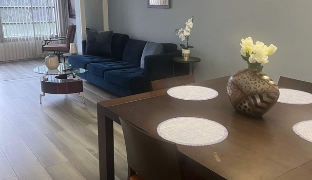 Cypress Condo Updated 1/1.5 Park and Sunset views-Safe-Secure-Close to beach