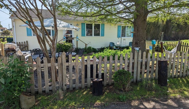 Cypress Cottage -Waterview- LINENS AND TOWELS/Beach Supplies Provided