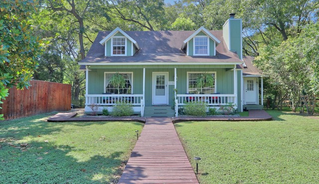 Cypress Creek House | Bright 3/2 on the creek and minutes from downtown!