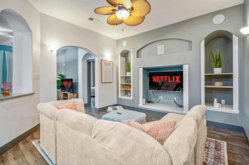 Cypress Gem, Cozy, Central & Pet-Friendly Retreat