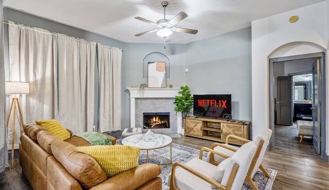 Cypress Getaway: Pet-Friendly Comfort Meets Relaxing Vibes