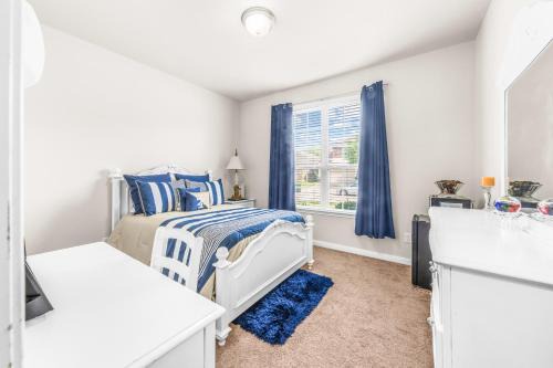 Cypress Landing Subdivision - Private Room in a Shared Home