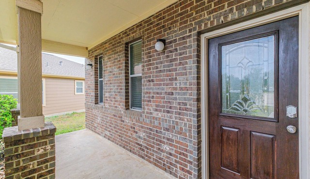 Cypress Oasis: Newly Furnished 4-bedroom house, Spacious Backyard, and Relaxing
