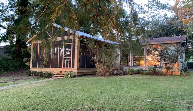 Cypress Retreat on beautiful Lake Bruin