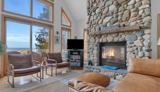 Czy Lkefront Retreat/Fireplace