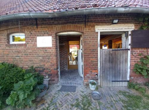 Déconnectez-vous parmi les animaux dans une étable