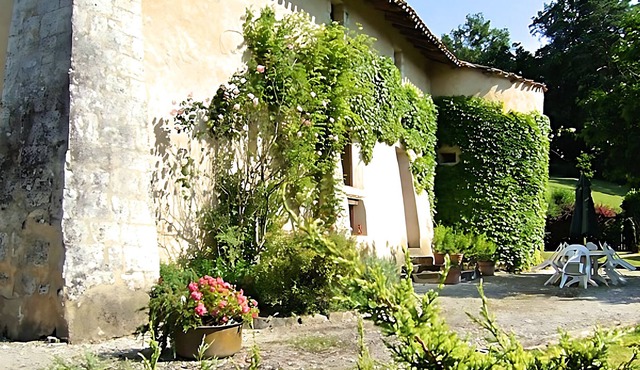 Dépendance de Château Avec Piscine et Tennis