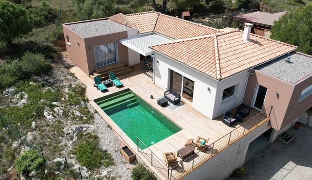 Découvrez le Charme Absolu de Cette Villa, Entre Mer, Campagne et Montagne