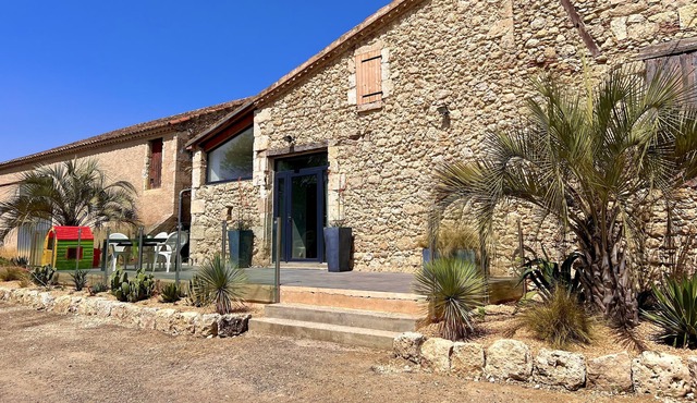 Dépendance en Pierre Avec vue