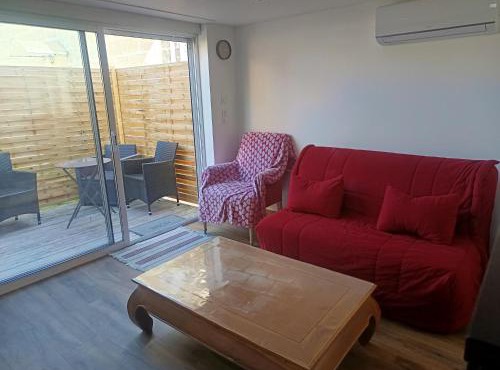 Dépendance meublée avec terrasse