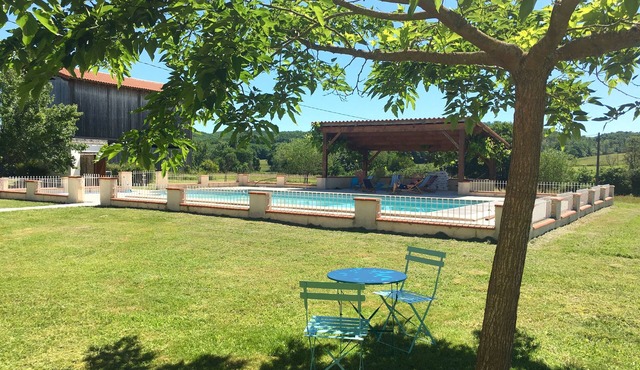 Dépendance Spacieuse, Entièrement Refaite à Neuf Avec vu sur les Pyrénées