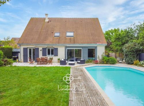 Détente familiale avec piscine chauffée proche Le Mans