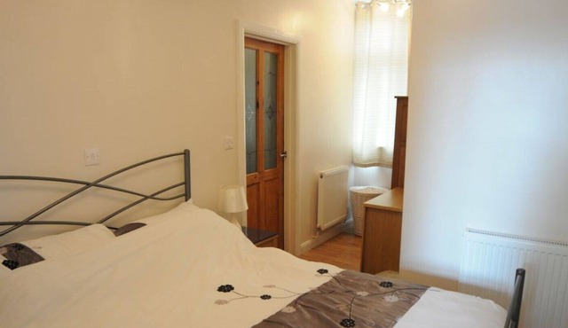 D'Arcy Spice Sleeps 6 (2 Bedrooms & a sofa bed)