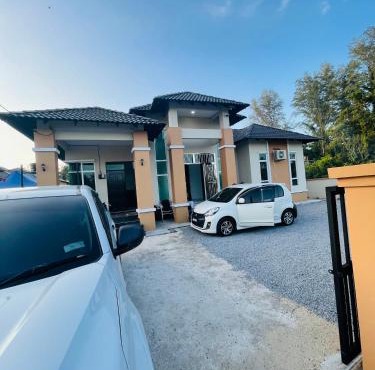 D Aur Poolvilla Seaview