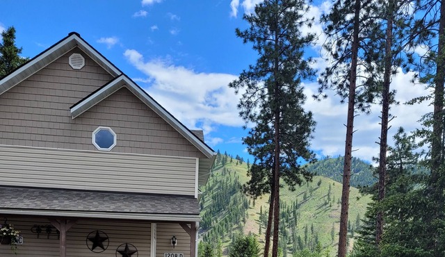 D-Cozy downstairs 2 bdrm/1ba apartment