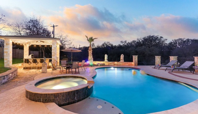 D'Hidden Gem |Sleeps16 |Heated Pool, 5 acres