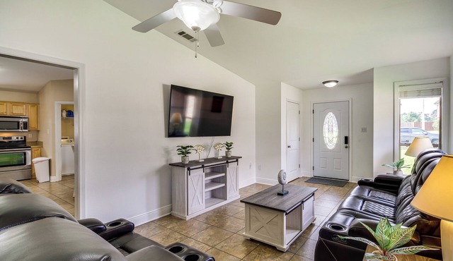 D'Iberville Getaway - Minutes From Biloxi Beach!