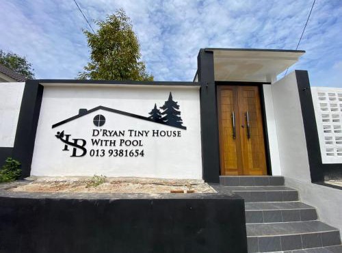 D'Ryan Tiny House with Private Pool