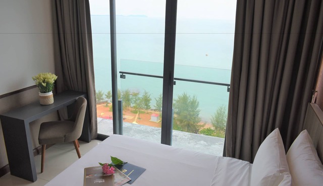 D'Wharf Hotel & Serviced Residence