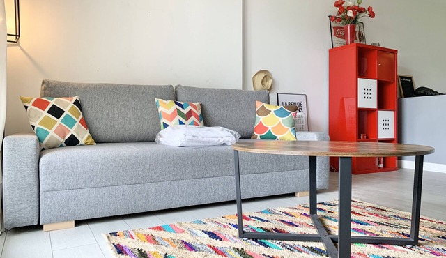 #D1| The red one 💋| Studio sofa bed | Near GEM, train station