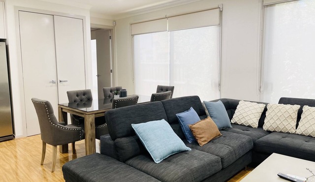 D112 Braybrook Central Stay-Great Getaway